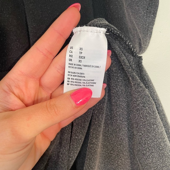 American Eagle Outfitters Soft & Sexy Acid Wash Black V-Neck Tee Shirt - Picture 4 of 5